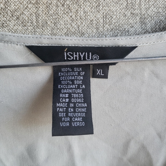 100% Silk Long Sleeve Blouse With Embrodery And Ties On Sleeves Extra Large - Picture 5 of 5